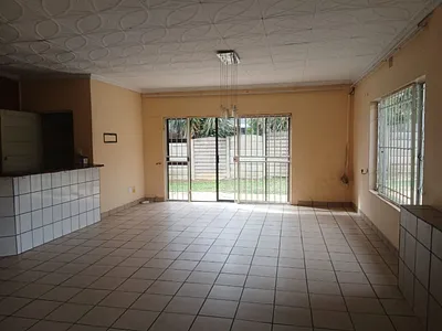 3 Bedroom House To Rent in Kempton Park - 7SMh.webp