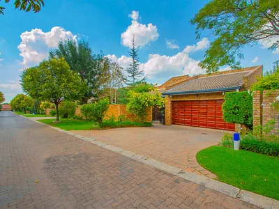 3 Bedroom House For Sale in Randburg - hpf1.webp