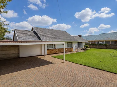 3 Bedroom House For Sale in Randfontein - tati.webp