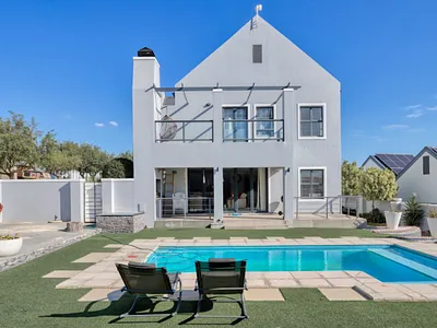 3 Bedroom House For Sale in Malmesbury - 3D9j.webp