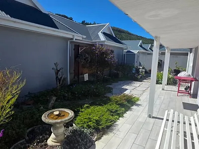 2 Bedroom House For Sale in Sedgefield - Hysc.webp