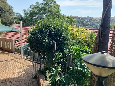 6 Bedroom House For Sale in Krugersdorp - oce5.webp