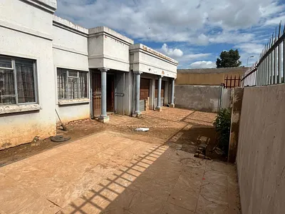 5 Bedroom House For Sale in Pretoria - zWiD.webp