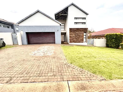 4 Bedroom House For Sale in Pretoria - 43X8.webp