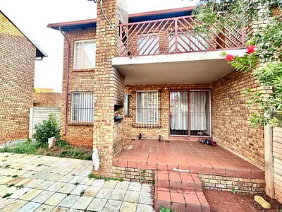 2 Bedroom Apartment To Rent in Pretoria - Rllk.webp