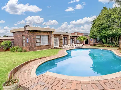 4 Bedroom House For Sale in Roodepoort - fuHJ.webp