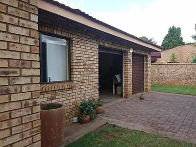 3 Bedroom Townhouse For Sale in Kuruman - TG2e.webp