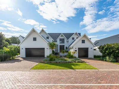 4 Bedroom House For Sale in St Francis Bay - Hx8O.webp