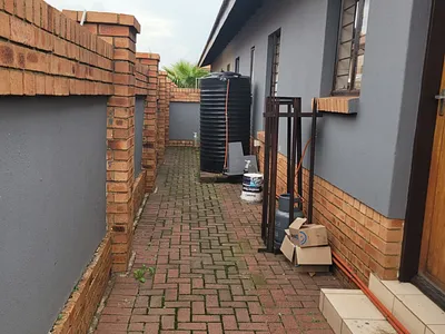 3 Bedroom Townhouse For Sale in Witbank - SOCF.webp