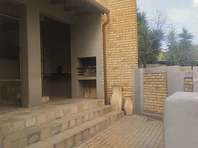 2 Bedroom Apartment For Sale in Roodepoort - WkrE.webp