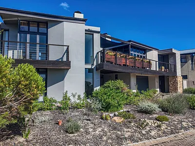 4 Bedroom House To Rent in Somerset West - at8q.webp