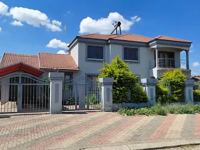 8 Bedroom House For Sale in Polokwane - fply.webp