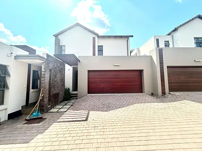 3 Bedroom Townhouse To Rent in Pretoria - HTPq.webp
