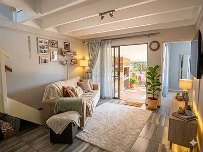 2 Bedroom Townhouse For Sale in Roodepoort - qVlT.webp