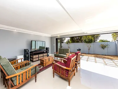 4 Bedroom House For Sale in Blouberg - Y6iw.webp