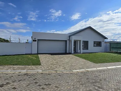 3 Bedroom House For Sale in Klein Brak Rivier - img