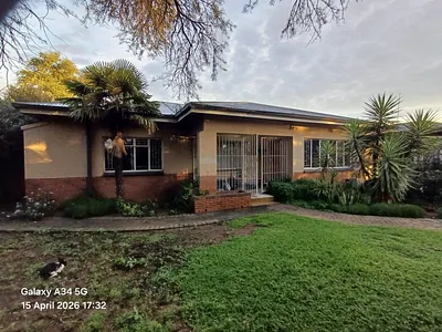 3 Bedroom House For Sale in Klerksdorp - t3Sn.webp