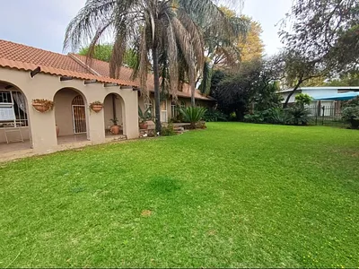 4 Bedroom House For Sale in Brits - L2zT.webp