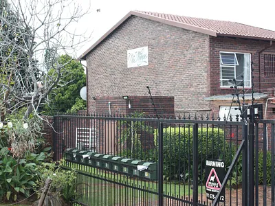 3 Bedroom House For Sale in Randburg - qYPr.webp