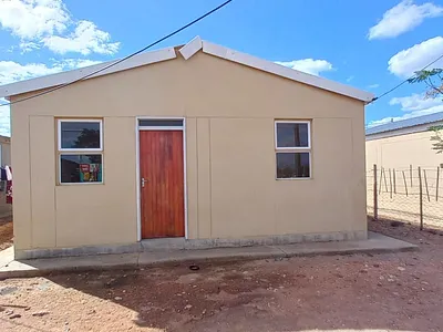2 Bedroom House For Sale in Calitzdorp - img