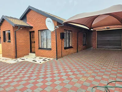 2 Bedroom House For Sale in Soshanguve - img