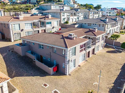 4 Bedroom Apartment For Sale in Hartenbos - g5gc.webp