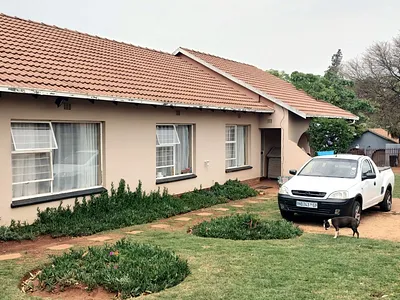 3 Bedroom House For Sale in Roodepoort - lHQx.webp