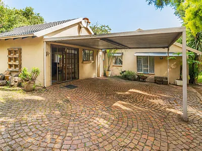 3 Bedroom House For Sale in Allen's Nek, Roodepoort - zHCT.webp