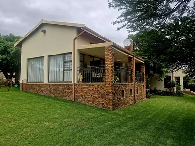 3 Bedroom House For Sale in Witbank - dISA.webp
