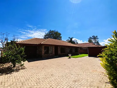 3 Bedroom House For Sale in Modimolle - MRZ1.webp