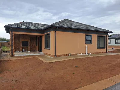 House For Sale in Rayton - img