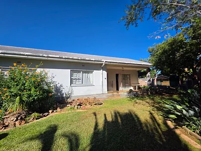 4 Bedroom House For Sale in Kimberley - 1ZG3.webp