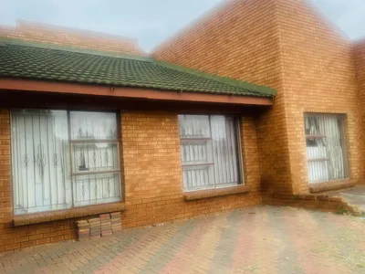 3 Bedroom House For Sale in Witbank - gPib.webp