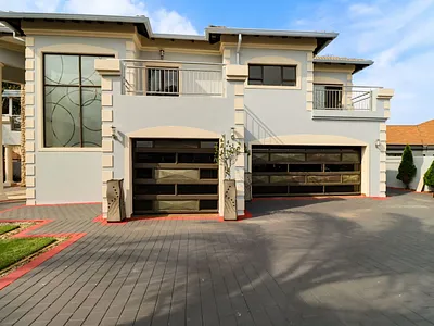 5 Bedroom House For Sale in Centurion - img