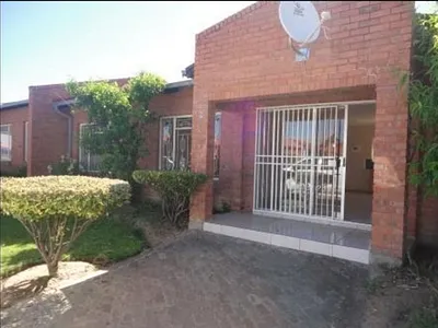 2 Bedroom House For Sale in Ladybrand - 1EuW.webp