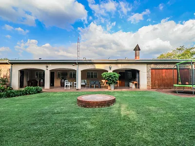 6 Bedroom House To Rent in Centurion - aidO.webp