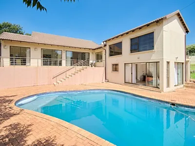 5 Bedroom House For Sale in Roodepoort - ytqt.webp