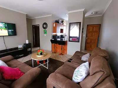 3 Bedroom Apartment For Sale in Roodepoort - E1C5.webp