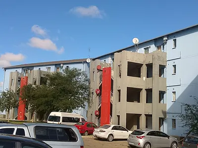 2 Bedroom House To Rent in Roodepoort - ZGHa.webp