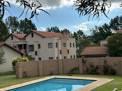 2 Bedroom House For Sale in Sandton - v8Uk.webp