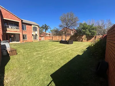 2 Bedroom Apartment To Rent in Pretoria - f6HA.webp