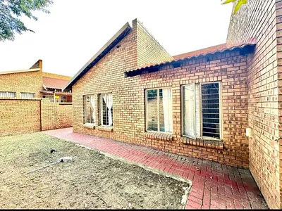 3 Bedroom House To Rent in Witbank - XDvK.webp