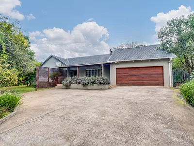 3 Bedroom House For Sale in Randburg - z7MZ.webp