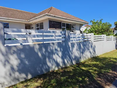2 Bedroom House For Sale in Port Elizabeth - p0la.webp