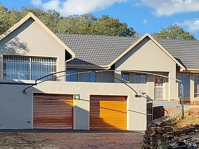 3 Bedroom House For Sale in Johannesburg - wcs5.webp
