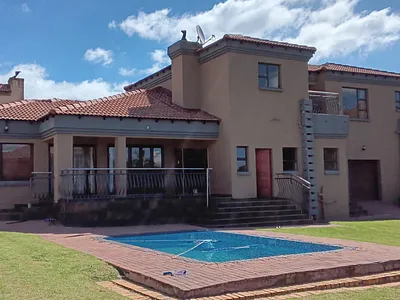 4 Bedroom House For Sale in Centurion - VwqU.webp
