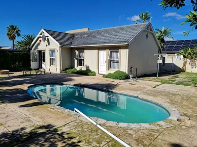 3 Bedroom House To Rent in Blouberg - zS33.webp