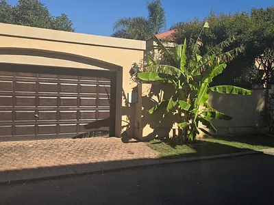 3 Bedroom Townhouse For Sale in Randburg - TY3F.webp