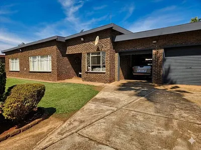 3 Bedroom House For Sale in Carletonville - Dkdd.webp