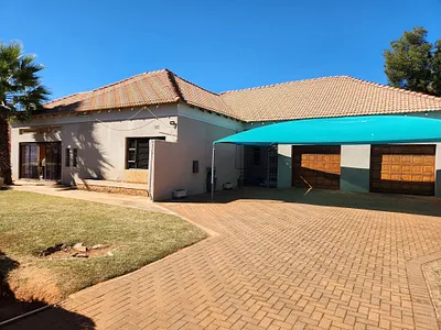 3 Bedroom House For Sale in Carletonville - QV8C.webp